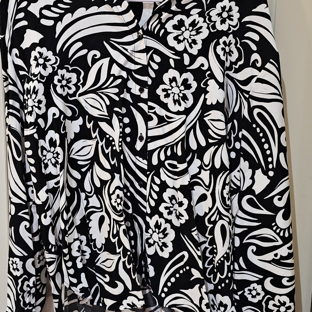 Floral Black and White Women's Swim Cover-Up